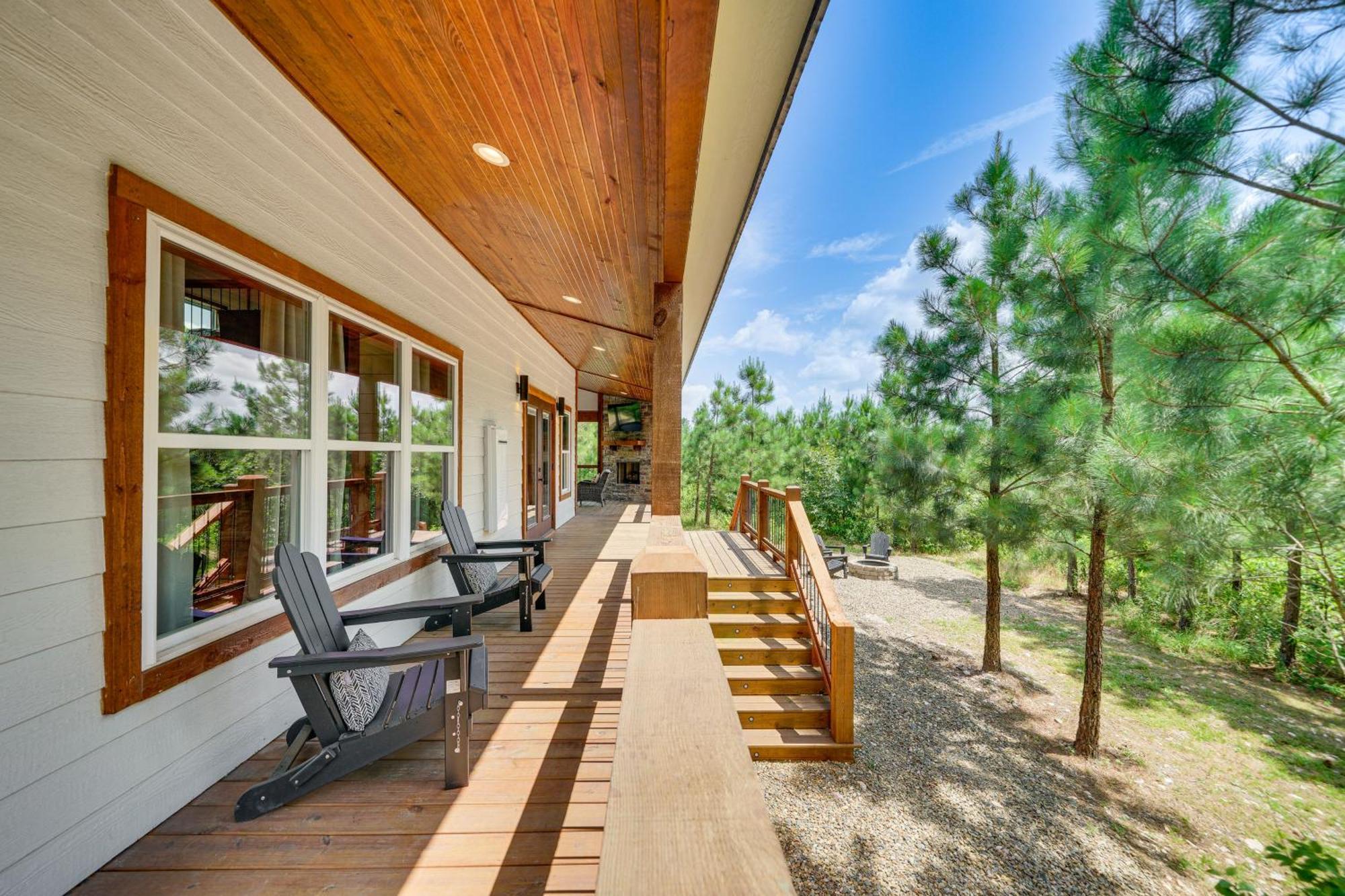 Tree-Lined Broken Bow Studio With Private Hot Tub! Zewnętrze zdjęcie